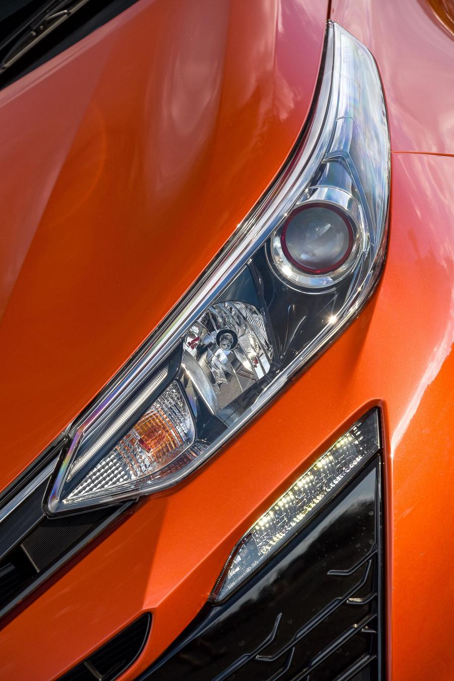 Детали экстерьера Toyota Yaris S 2018 года  (ZA) (фото 19 из 39)